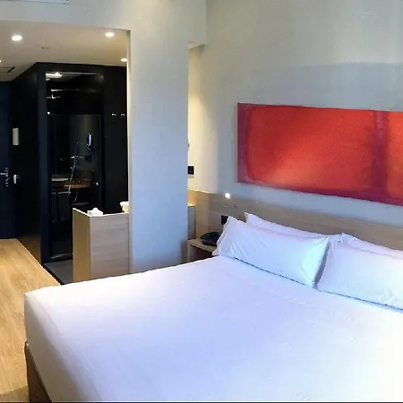 Ambit Hotel 4*