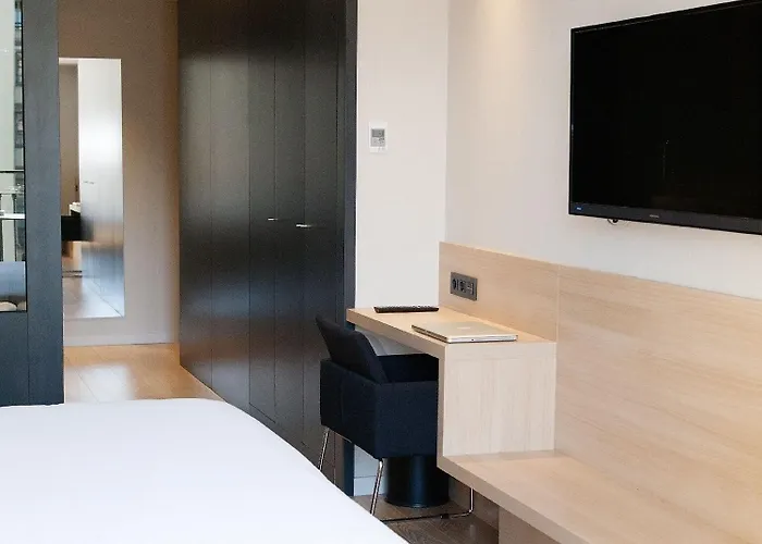 Ambit Hotel 4*